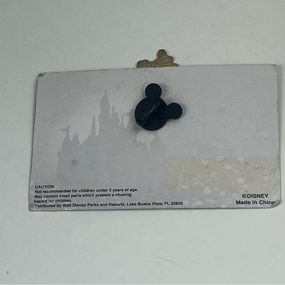 Disney's Exclusive Limited Edition Visa Cardmembers 2005 Princesses Pin - Picture 4 of 8